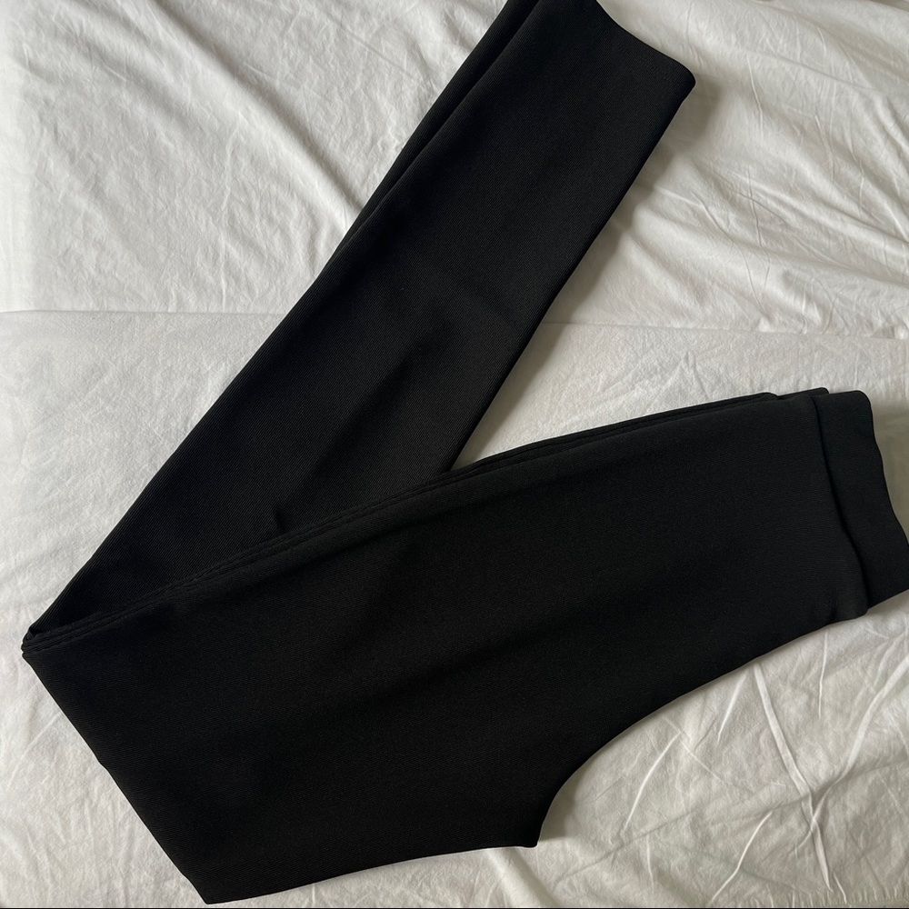 Slit Ribbed Leggings - Picture 2 of 10